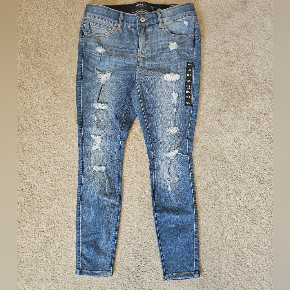 Torrid Bombshell Skinny Jeans Size 12 Short New With Tags